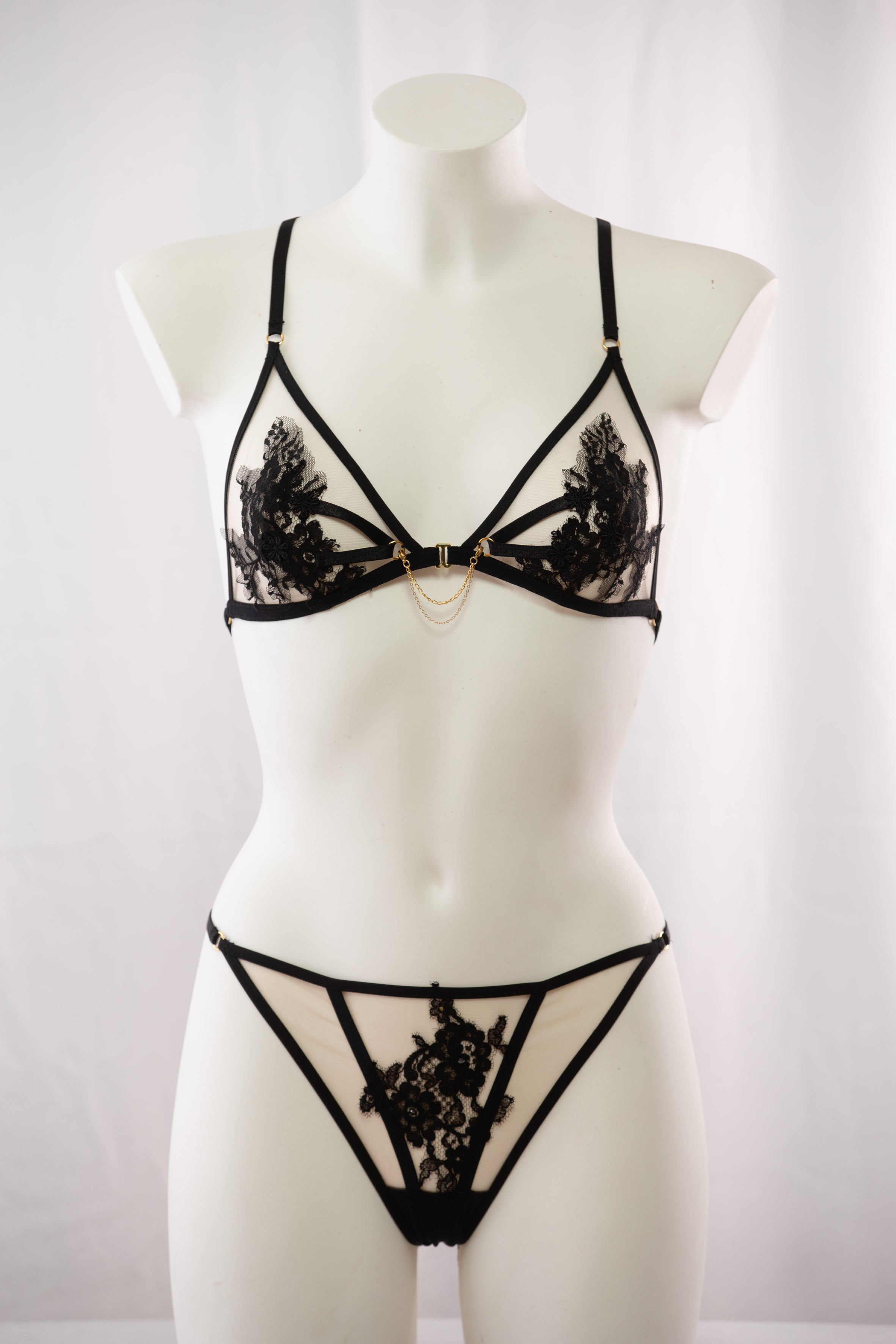 Soft Triangle FIRST LIGHT with Jewelry Chain